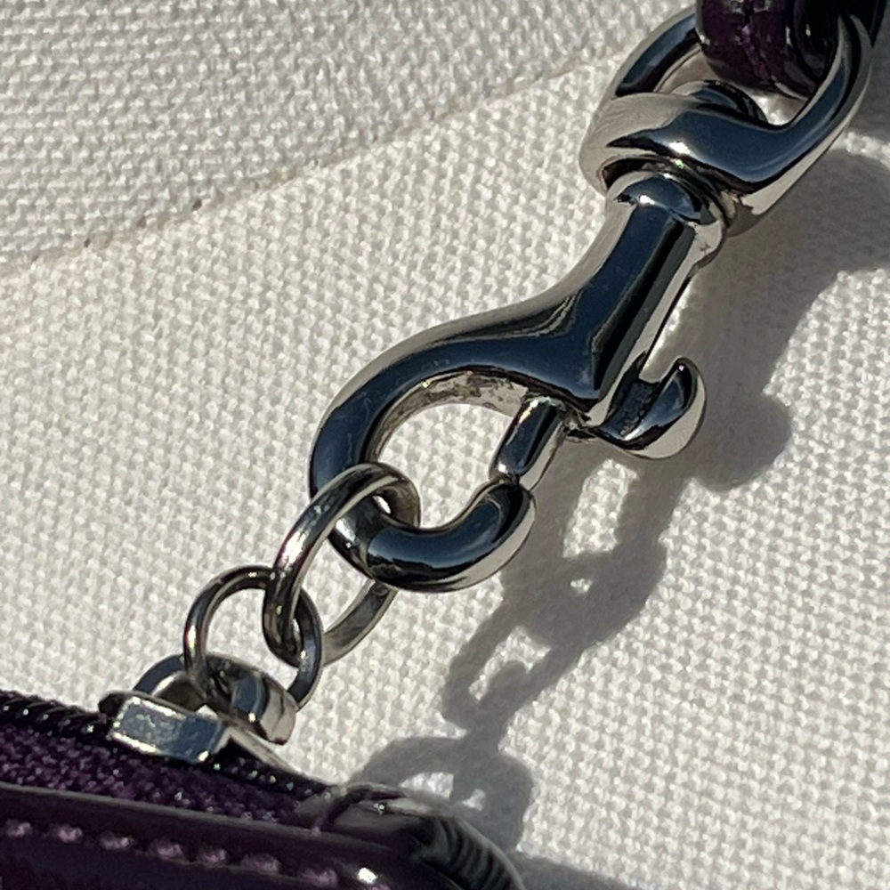 Coach Y2K VINTAGE Purple Plum Patent Leather Wristlet - Picture 11 of 13